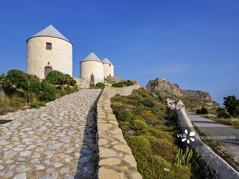 莱罗斯岛潘泰利风车，多德卡尼斯群岛，希腊，欧洲图片素材