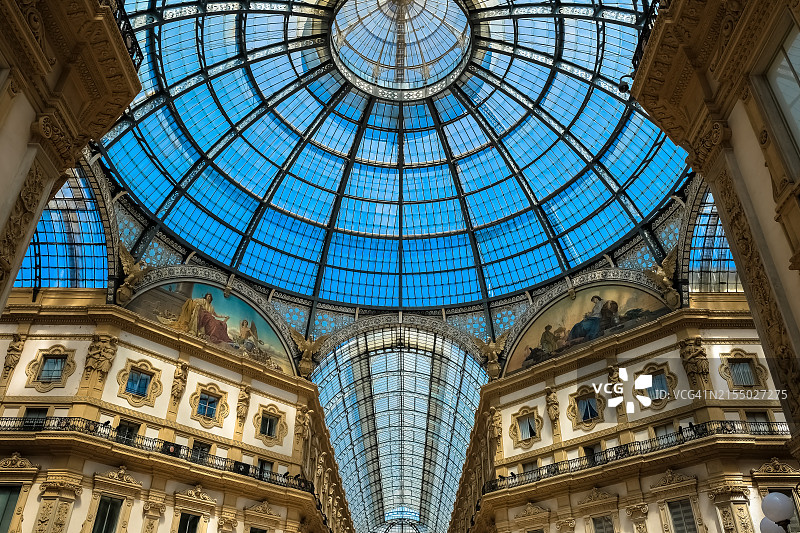 意大利米兰维托里奥·埃马努埃莱二世拱廊街建筑细节图片素材