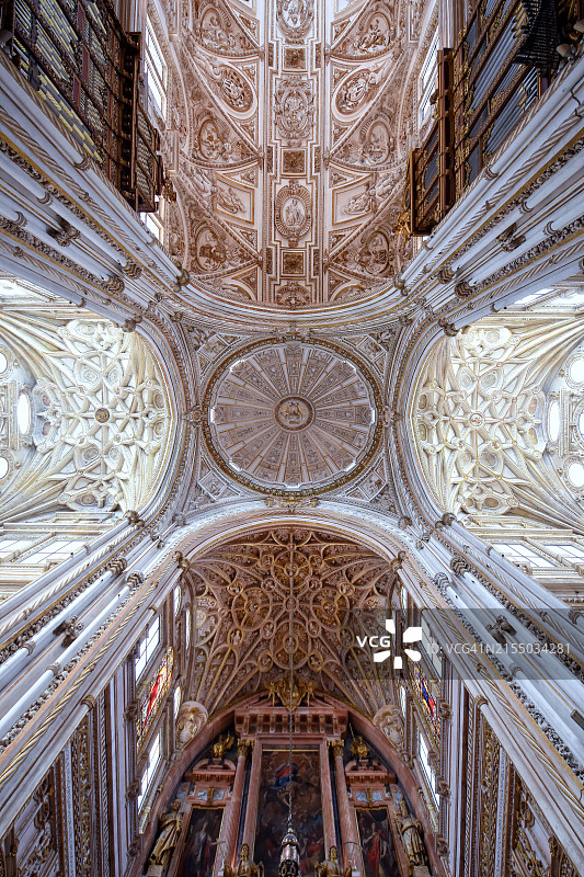 科尔多瓦大清真寺内的基督教大教堂图片素材