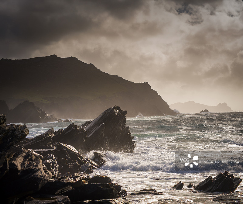 爱尔兰凯里郡丁格尔半岛克劳赫湾，邓莫尔角图片素材