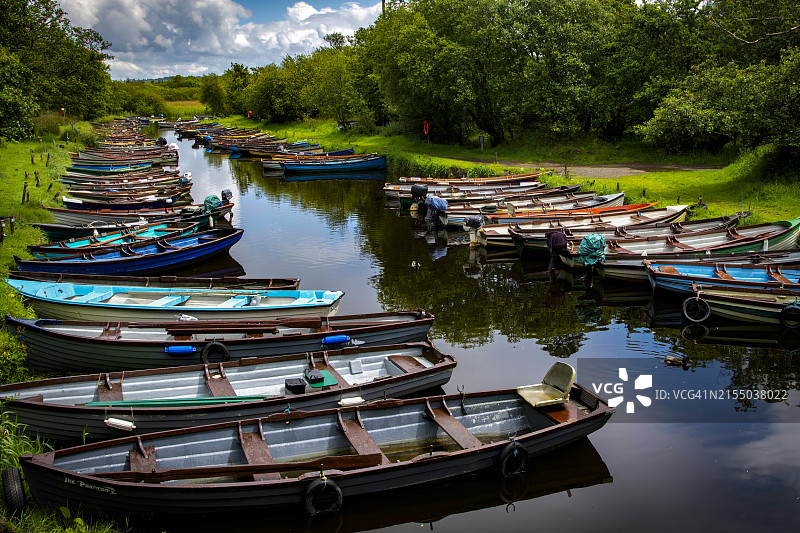 爱尔兰凯里郡罗斯城堡的赛艇图片素材