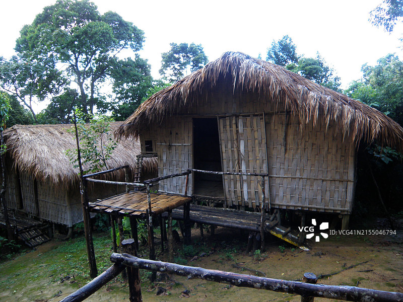 印度米佐拉姆邦Reiek村的典型米佐族房屋图片素材