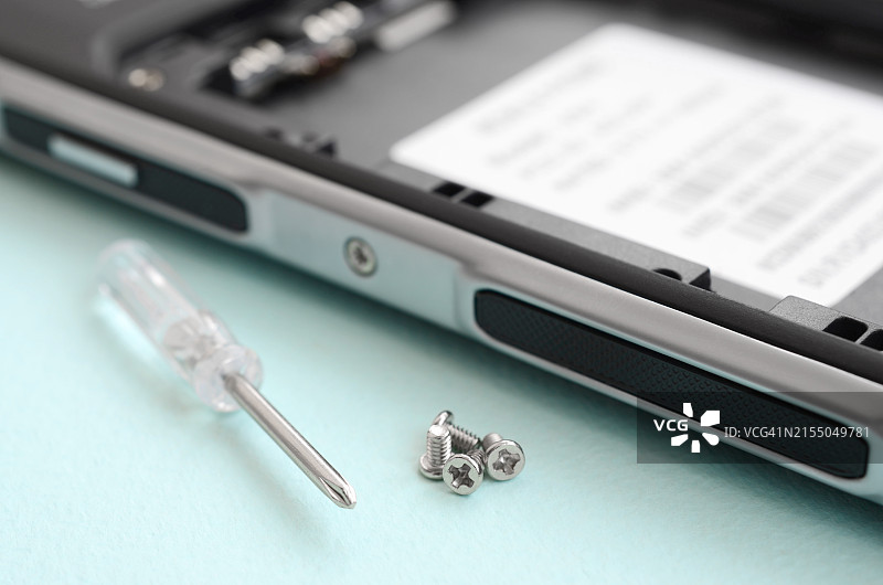 现代智能手机维修拆卸工具图片素材
