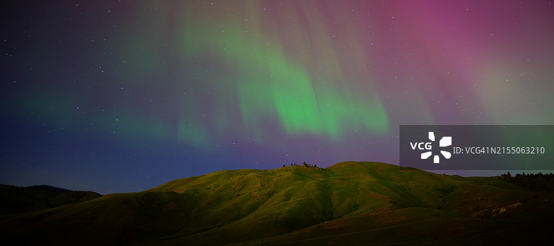 美国华盛顿州韦纳奇夜间山景图片素材
