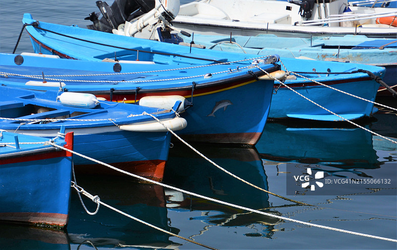 港口停泊船只俯视图图片素材