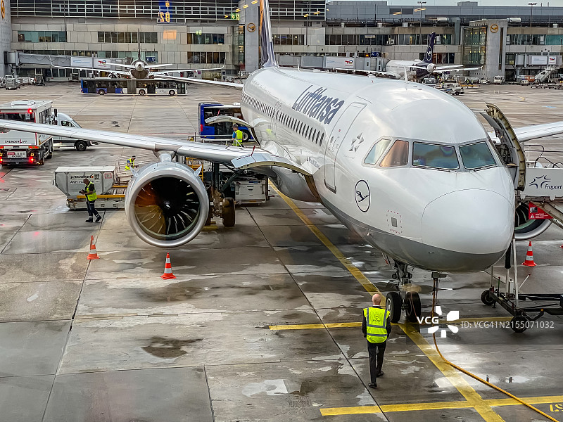 德国汉莎航空公司地勤人员罢工，面临更多旅行混乱图片素材