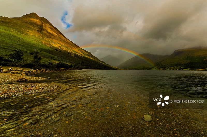 英国坎布里亚郡湖区国家公园瓦斯特湖景色图片素材