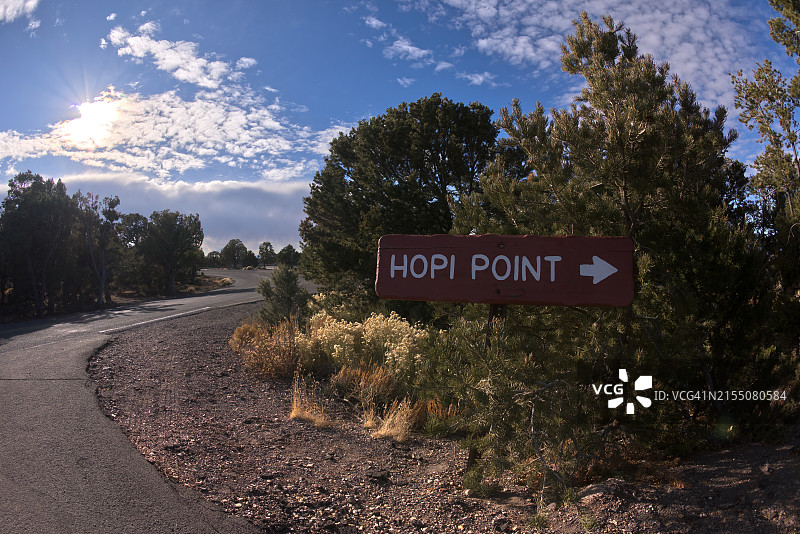 美国亚利桑那州大峡谷霍皮点单行道入口标志图片素材