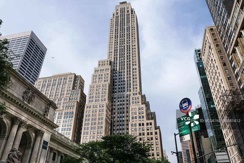 美国纽约曼哈顿第五大道与西41街交汇处的建筑细节图片素材