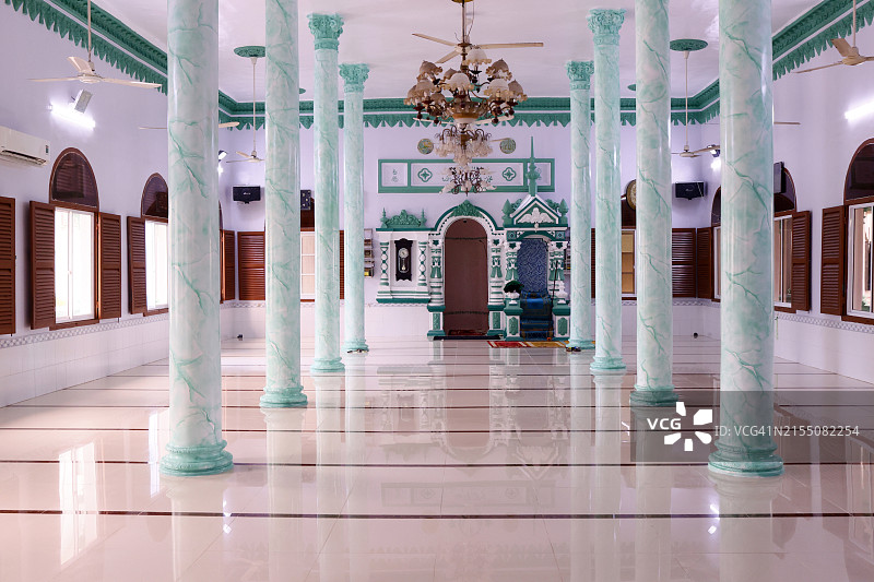 越南周独尼雅玛清真寺的祈祷大厅图片素材