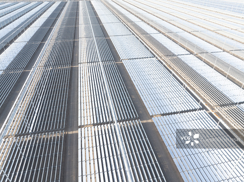 菲涅尔太阳能发电厂图片素材