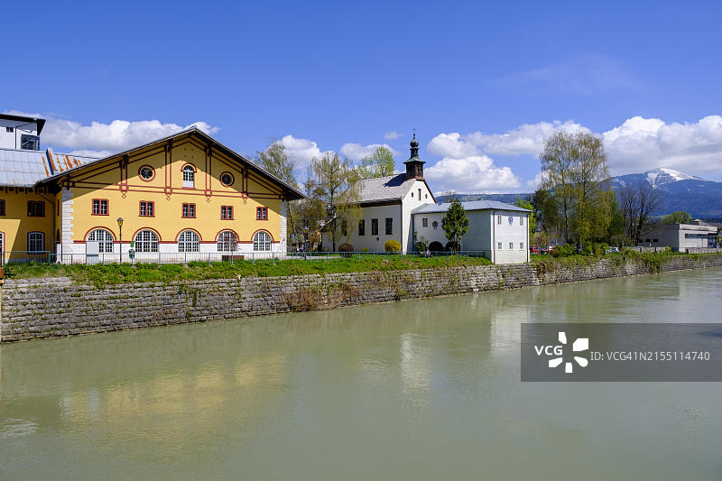 萨尔察赫河上的佩尔纳林塞尔，哈莱因，滕嫩高，萨尔茨堡州，奥地利，欧洲图片素材