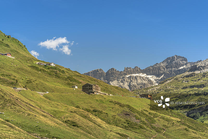 瑞士克劳森山口山区景观图片素材