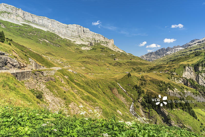 瑞士克劳森山口山区景观图片素材