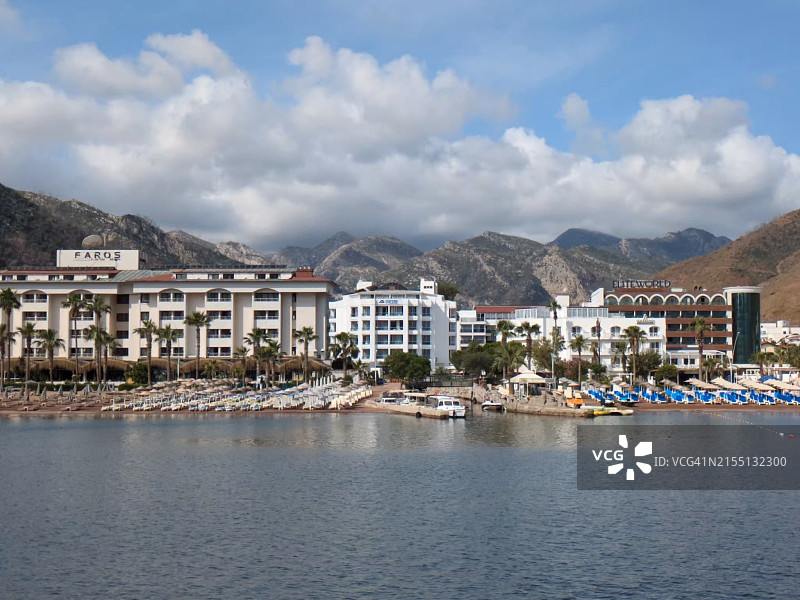 伊奇梅勒海滩沿线的旅游度假村图片素材