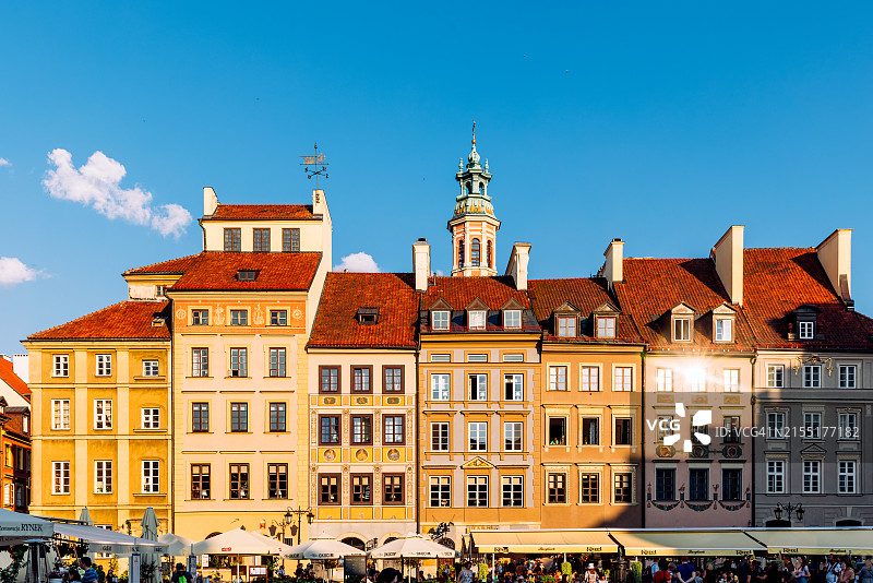 波兰华沙老城集市广场晴天图片素材