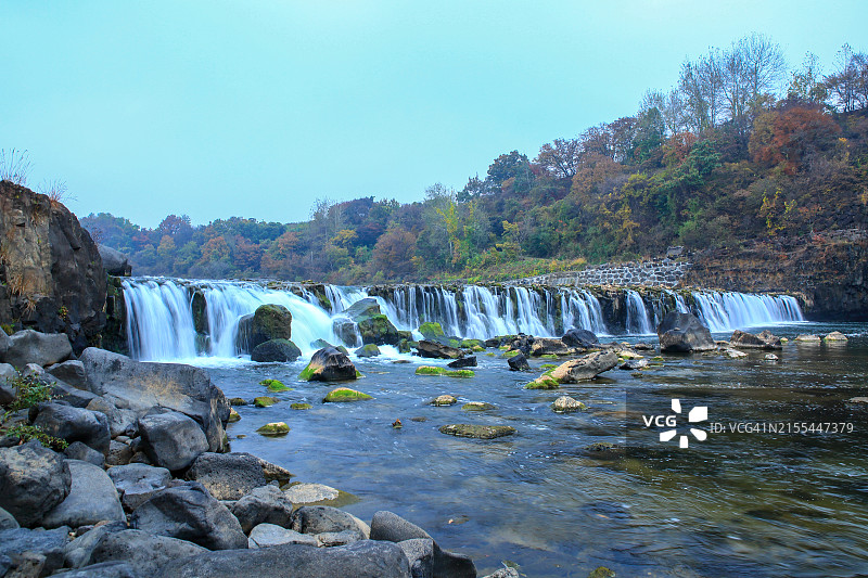 江原道铁原郡稷汤瀑布秋景图片素材