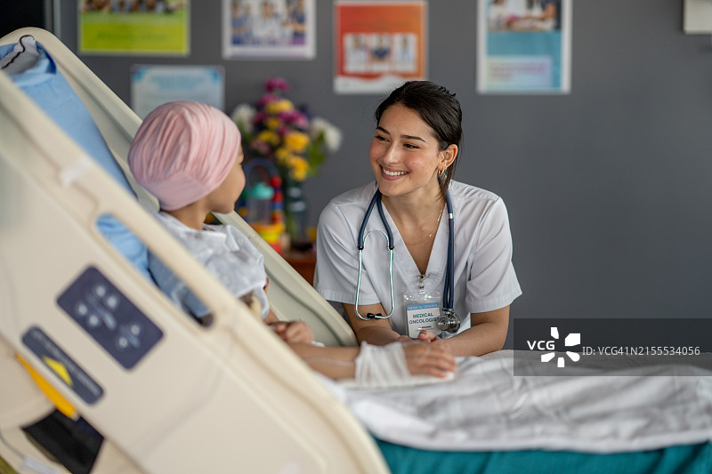 与护士交谈图片素材