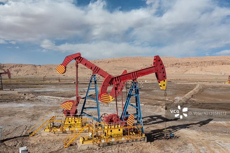 油田抽油机图片素材