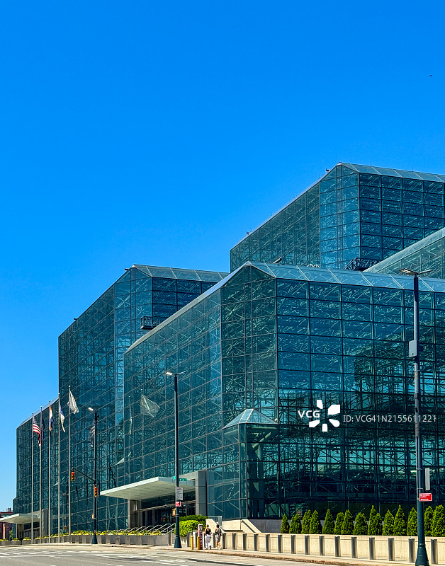 纽约市中城西区第11大道上的雅各布·贾维茨会展中心主入口图片素材