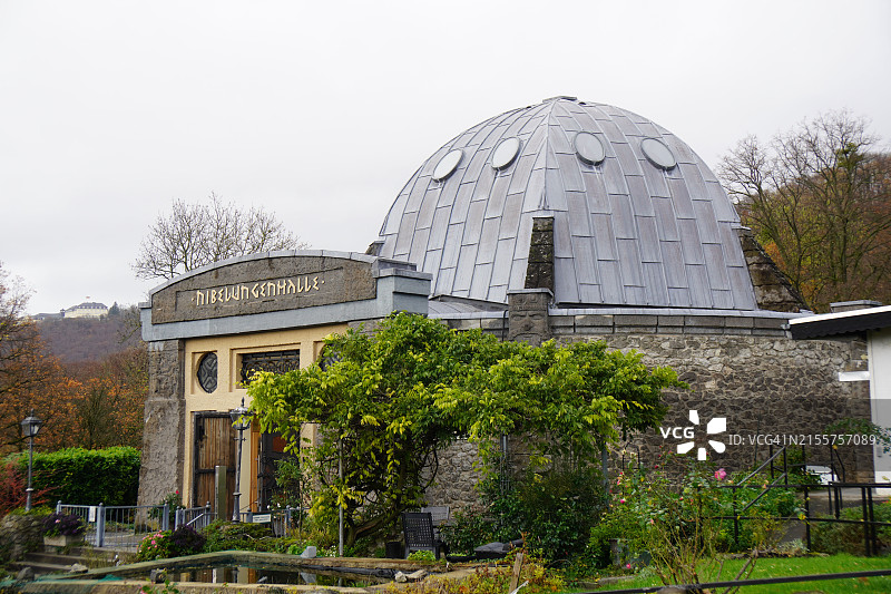 德国柯尼希斯温特尼伯龙根大厅侧视图图片素材