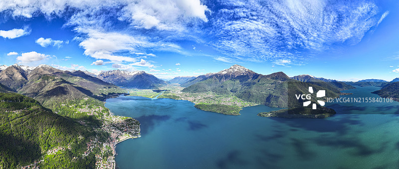 俯瞰科莫湖的Domaso小镇鸟瞰图图片素材