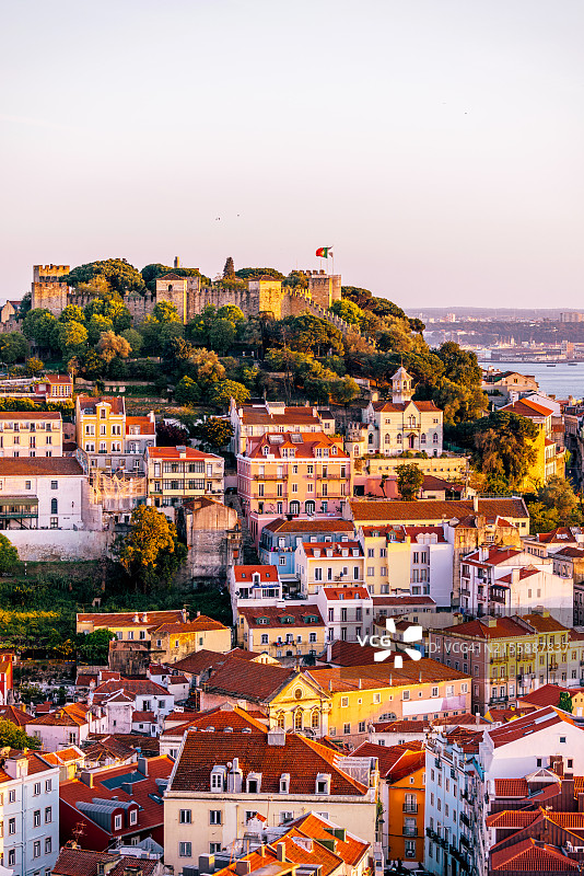 里斯本城市风光：圣乔治城堡航拍，葡萄牙图片素材
