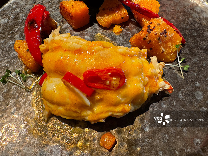 带有红薯和辣椒的精致贝类尾巴图片素材