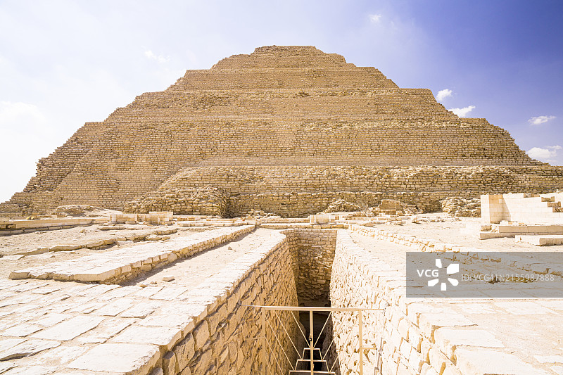 塞加拉的左塞尔金字塔和墓地图片素材