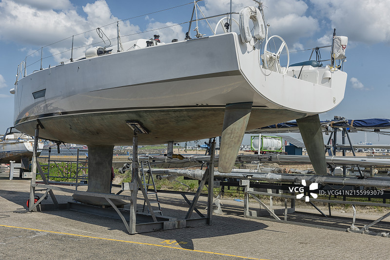 拖车上的帆船游艇图片素材