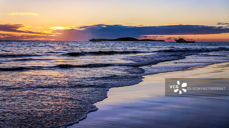 日落时分的印度洋海滩，兰斯林，珀斯，西澳大利亚，澳大利亚图片素材