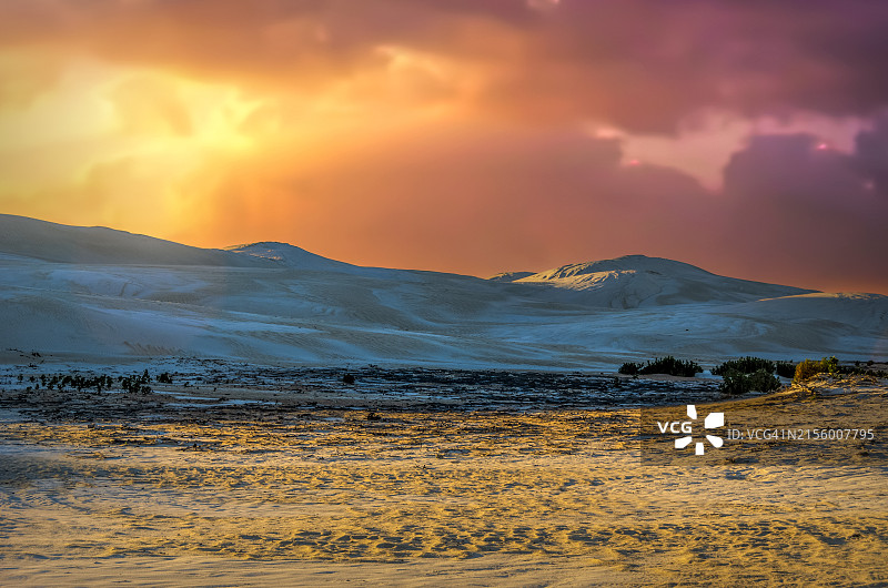 澳大利亚西澳大利亚兰斯林沙丘上的壮丽日出图片素材