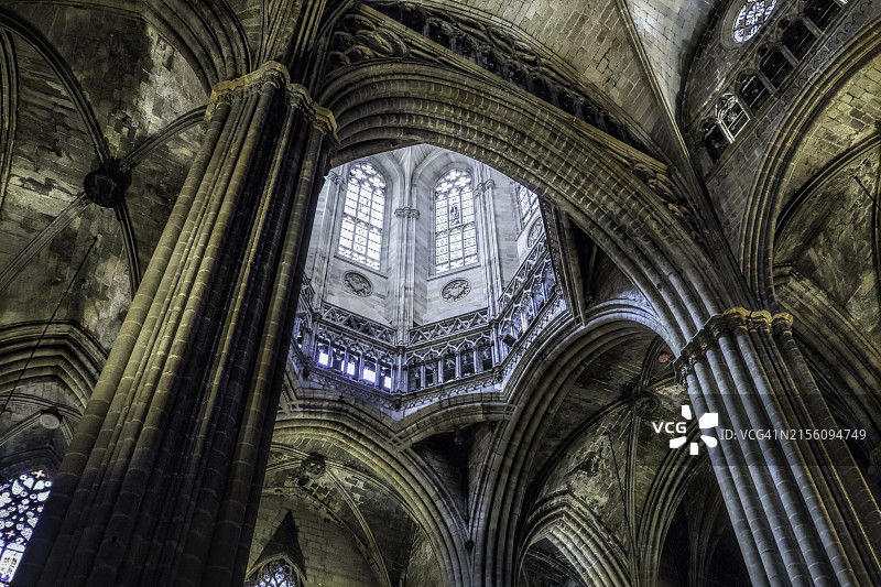 西班牙巴塞罗那圣玛丽亚 del Mar 大教堂内部图片素材