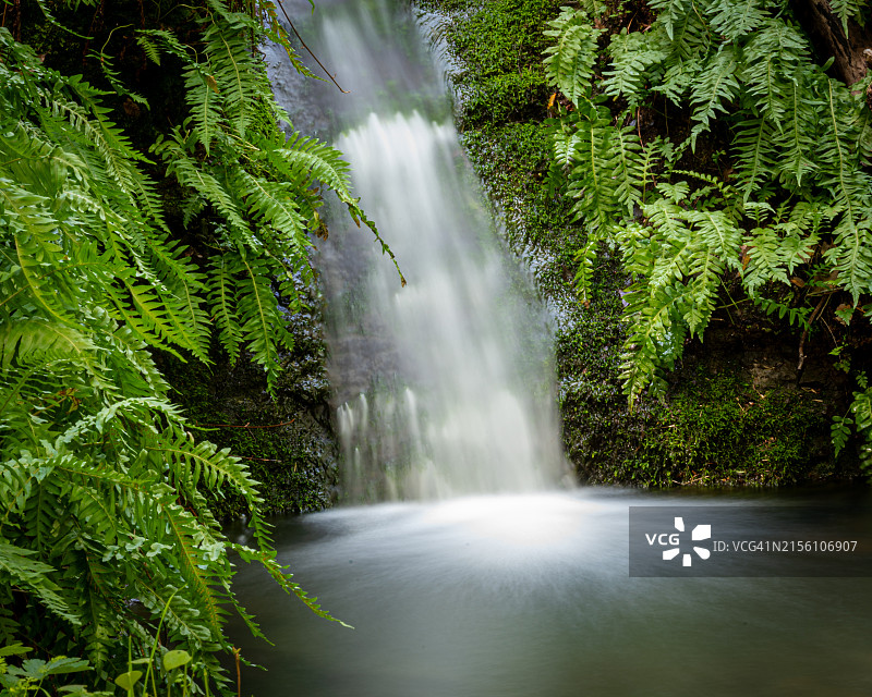 层叠的瀑布图片素材