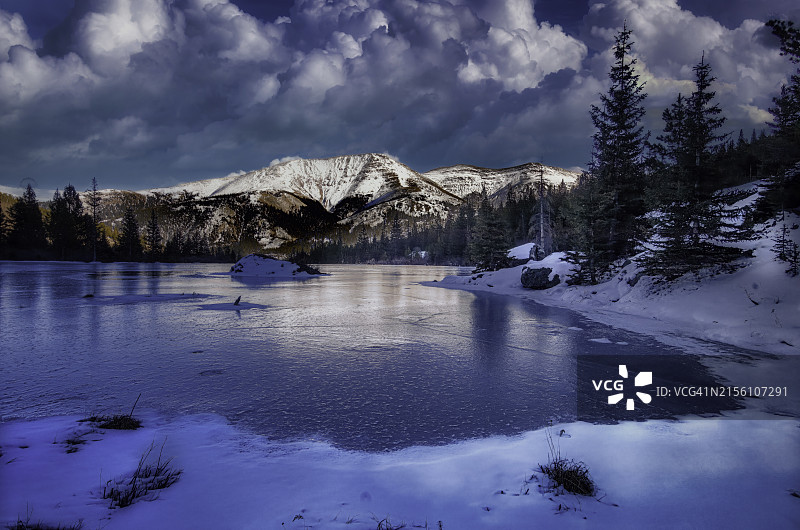 初冬的莫霍克湖图片素材