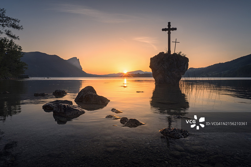 日落时分的湖泊美景图片素材