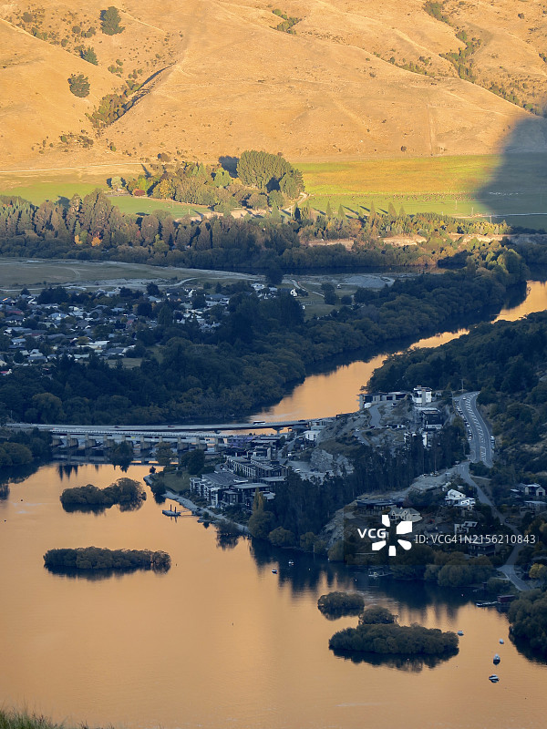 景观中的河流高角度视图图片素材