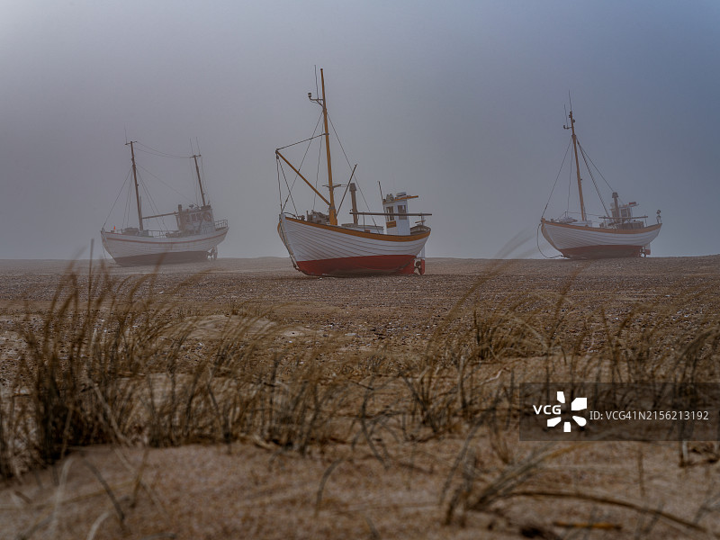 大海对着天空的美景图片素材