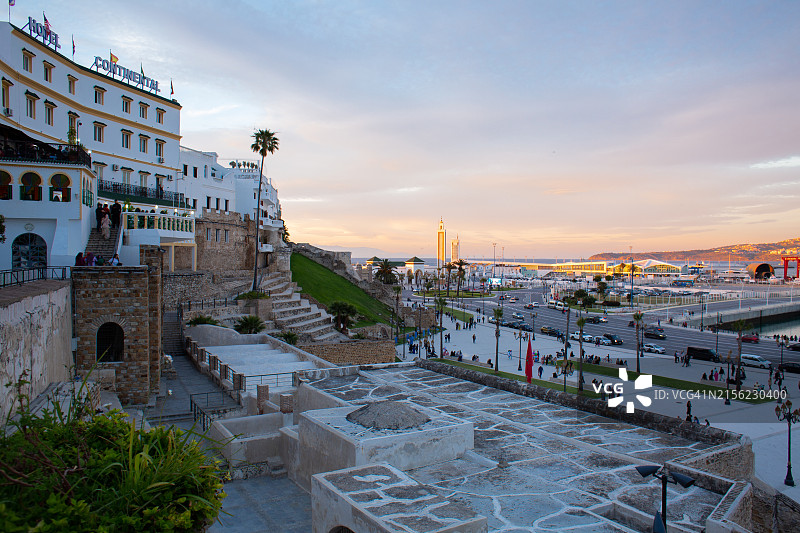 摩洛哥丹吉尔大陆酒店日落前的景色图片素材