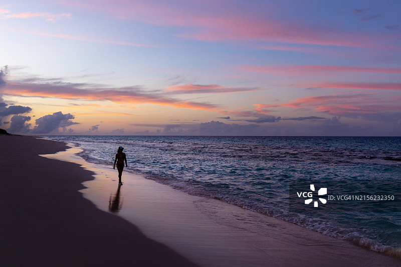 埃克苏马巴哈马日落海滩漫步2图片素材