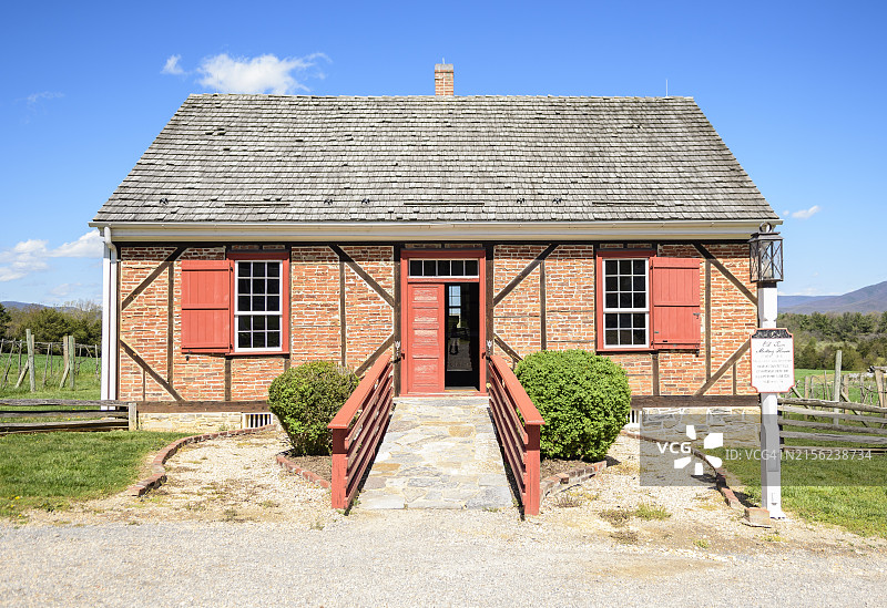 弗吉尼亚州卢雷谢南多厄国家公园附近谢南多厄遗产村的麋鹿润会议厅图片素材