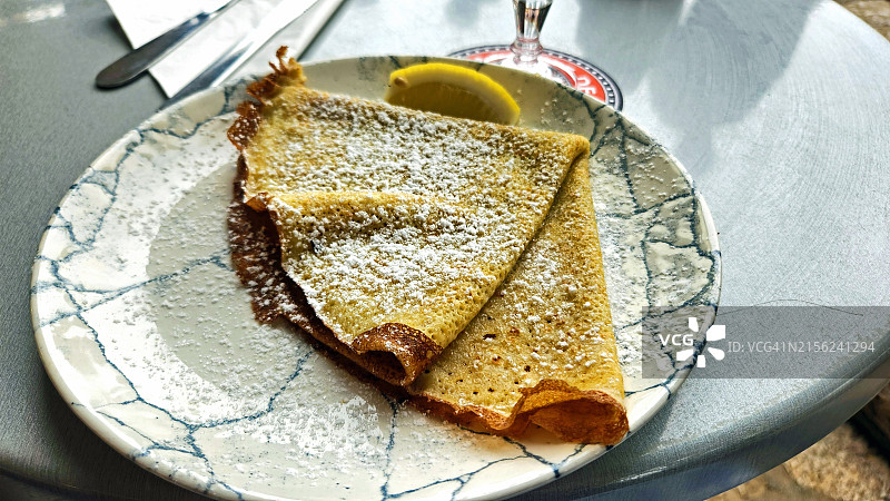 摩纳哥糖粉柠檬可丽饼图片素材