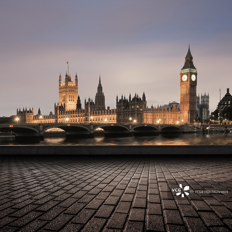 英国伦敦泰晤士河与大本钟图片素材