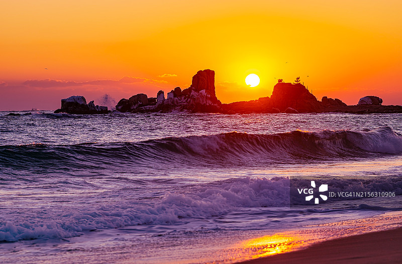 江原道高城郡五峰岩日出，东海日出图片素材