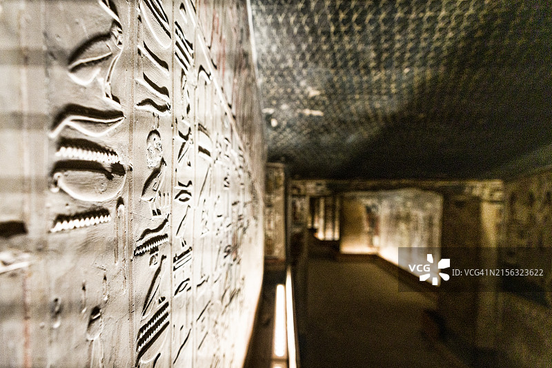卢克索塞提一世陵墓内的埃及艺术图片素材