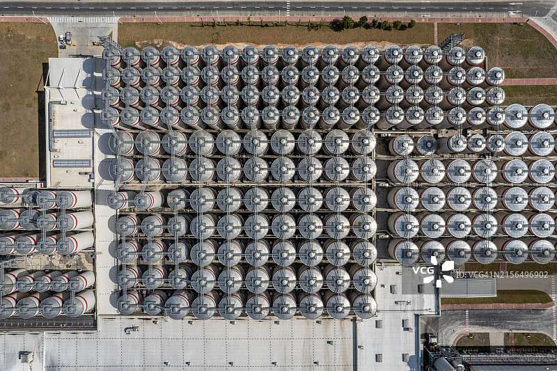 啤酒厂储罐鸟瞰图片素材