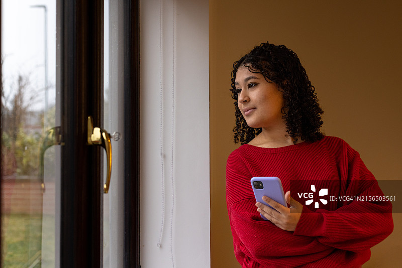 孤独中的满足图片素材