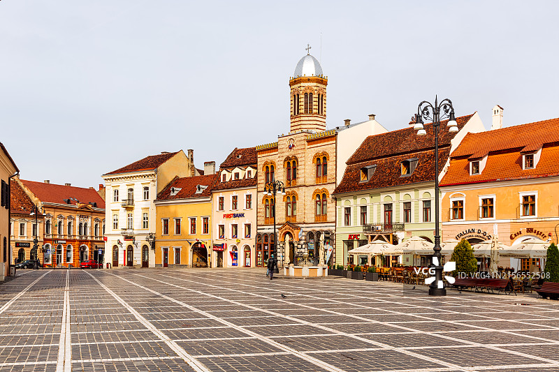 罗马尼亚特兰西瓦尼亚布拉索夫市议会广场和老城区图片素材
