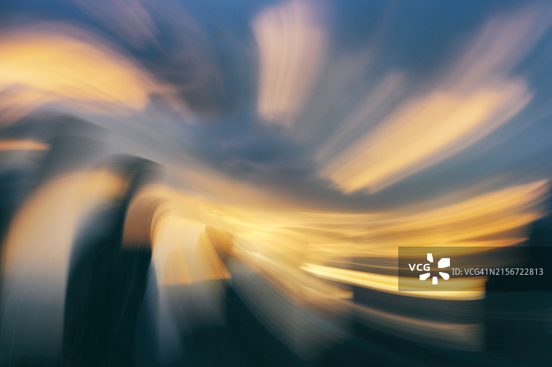 星体投射：日落城市维度的时移图片素材