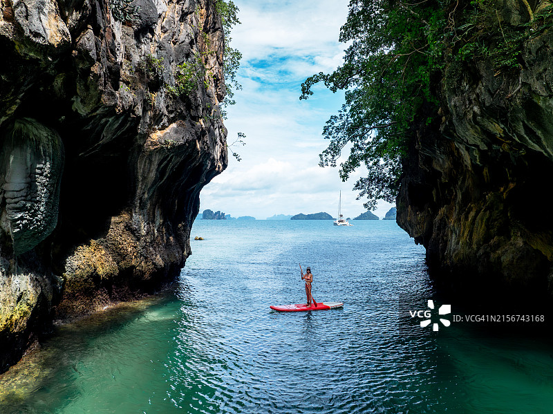 漂浮的泻湖图片素材